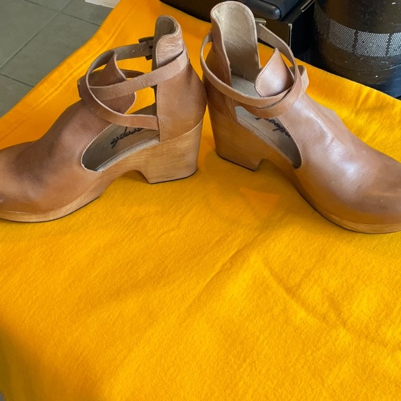 Free People Cedar Tan Leather Clog size 11, NWOB - Picture 7 of 16